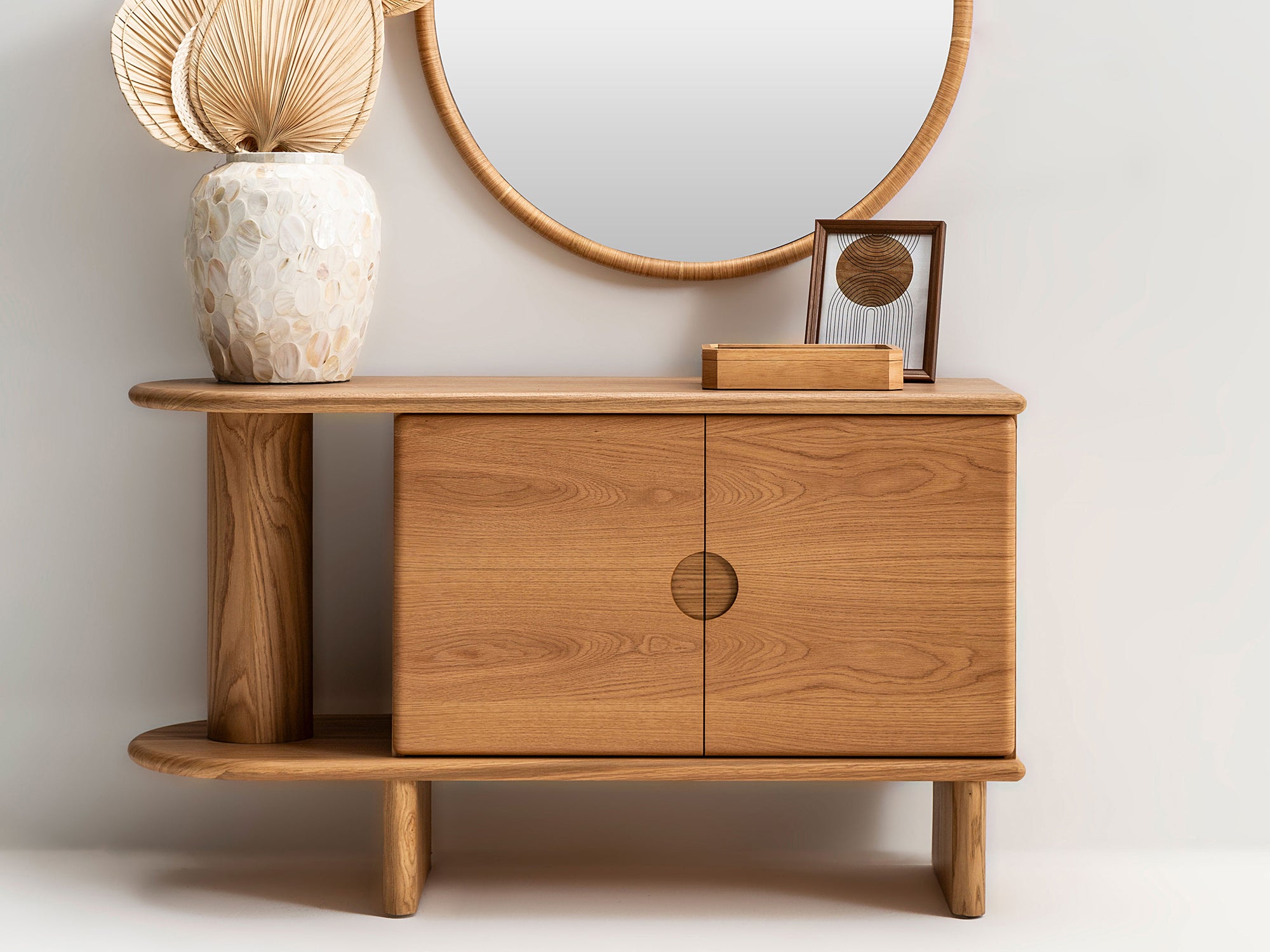 Puga Dresser